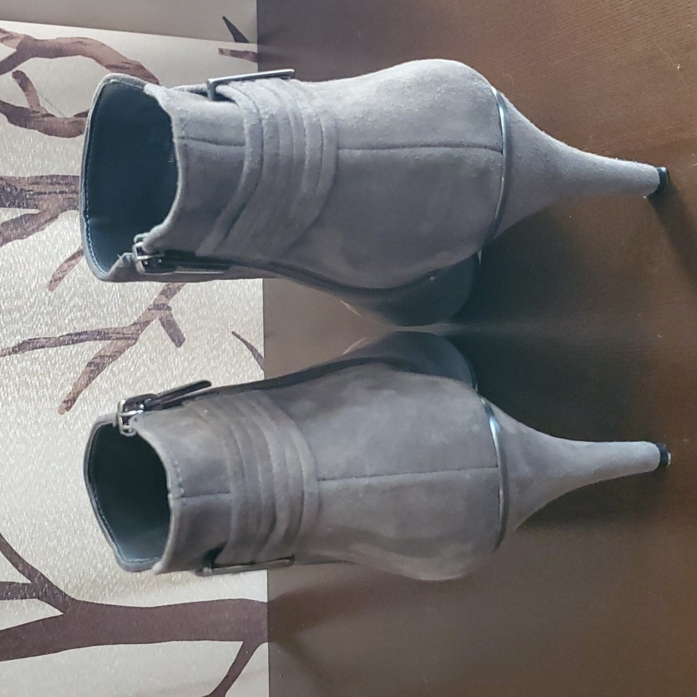 Vince Camuto gray suede booties - Picture 3 of 11